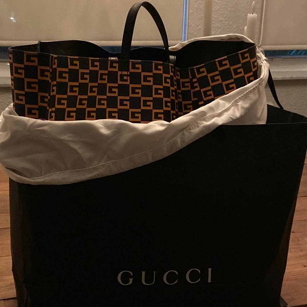 Beautiful tall Gucci tote.